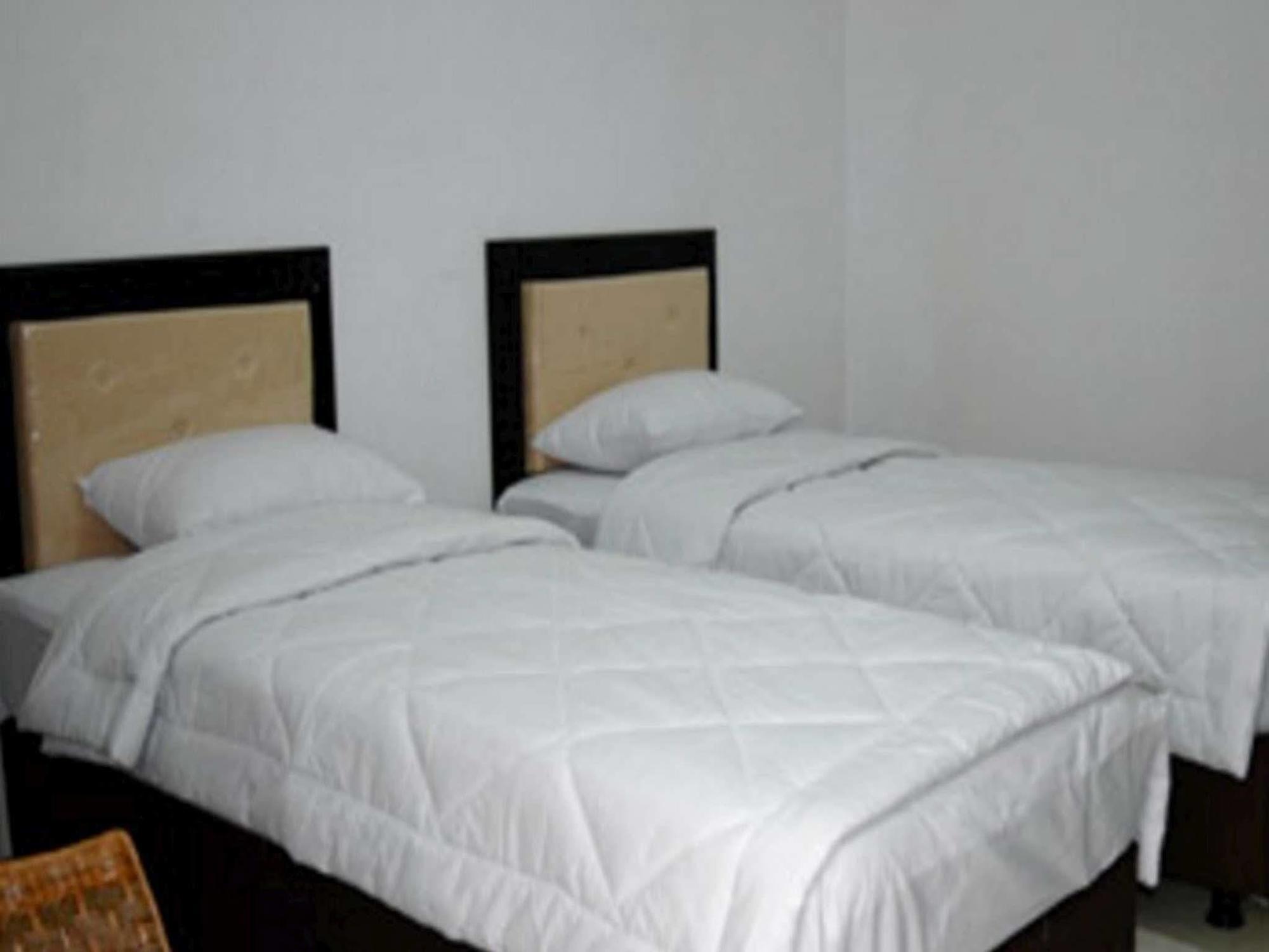 Hotel Sinar Tambolaka Waingapu Exterior foto